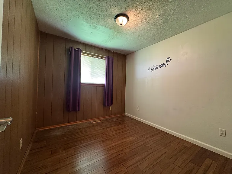10 Shumate Ave — Photo 13