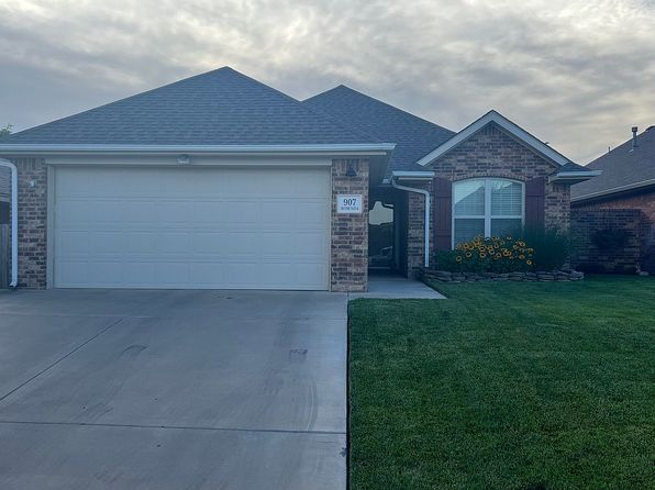 907 Rosenda Ln