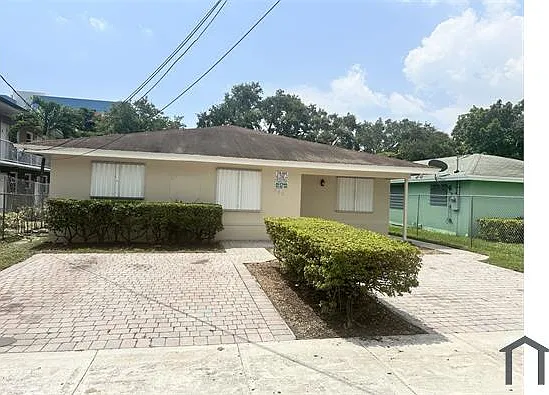 760 NW 70th St — Photo 5