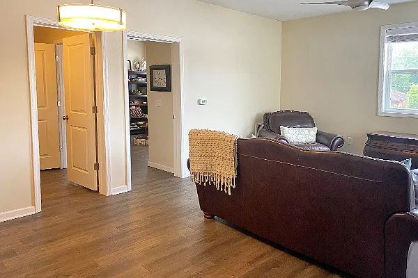 2 bed, 2.0 bath, 890 sqft, $1,700 — Photo 3