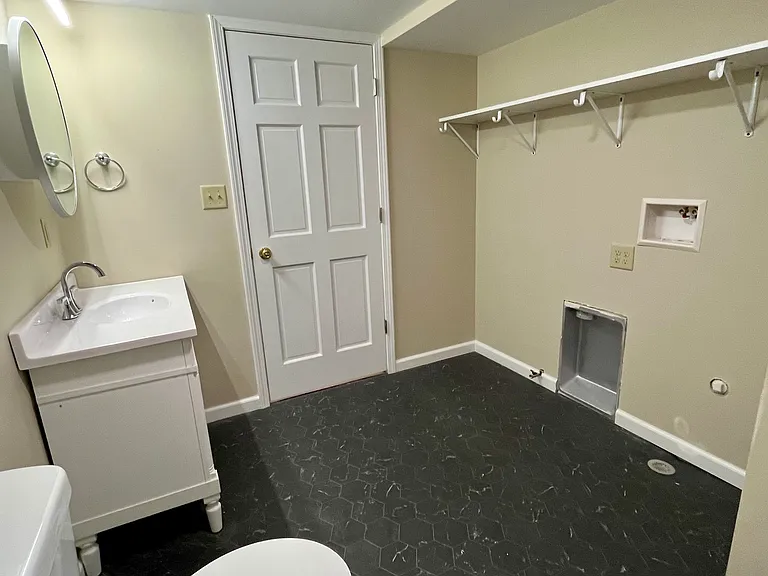 206 W Canedy St #F — Photo 8