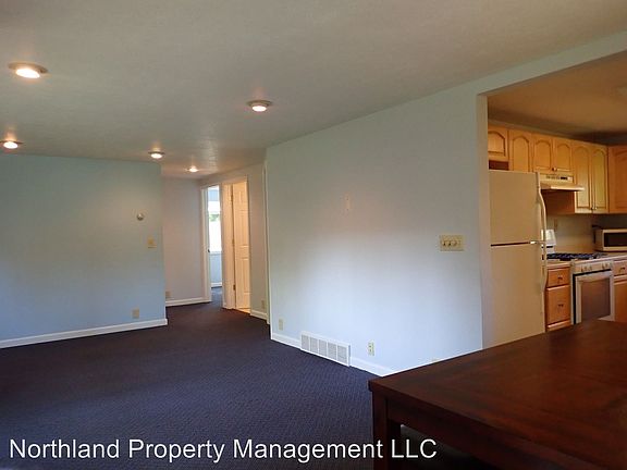 4th image of 946 Avenue E