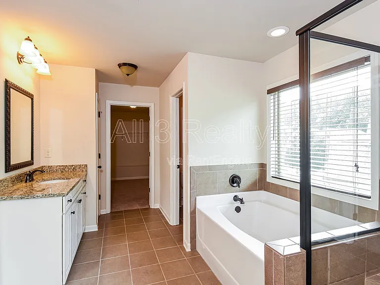 3738 Valley Spring Dr — Photo 16