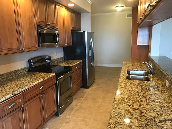 5th image of 3205 S Washington Ave Unit 802