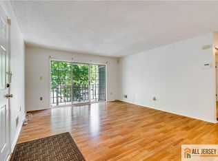 35 Brighton Way, North Brunswick, NJ 08902