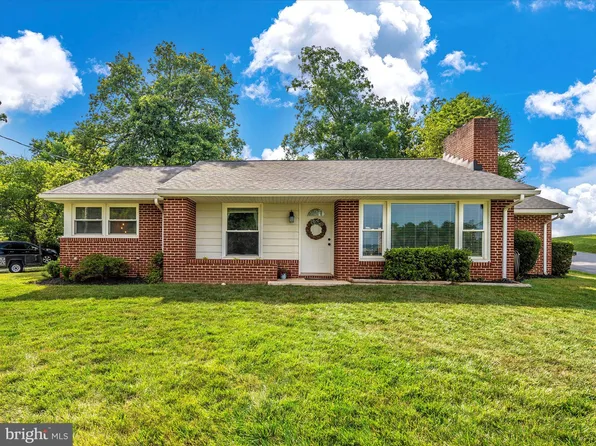 2703 Rowe Rd, New Windsor, MD 21776