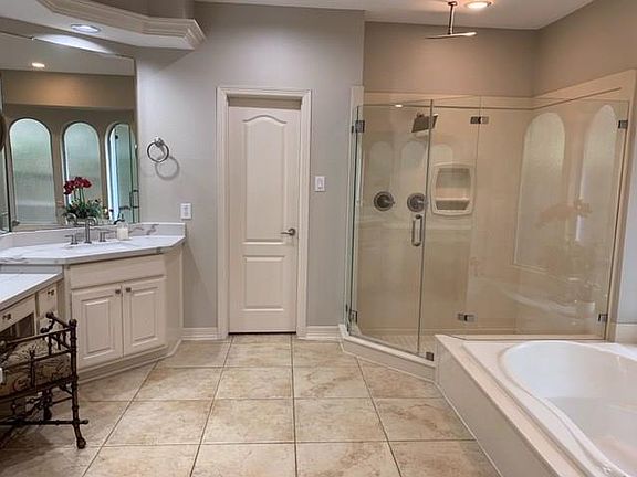 5th image of 9611 Ficus Ct