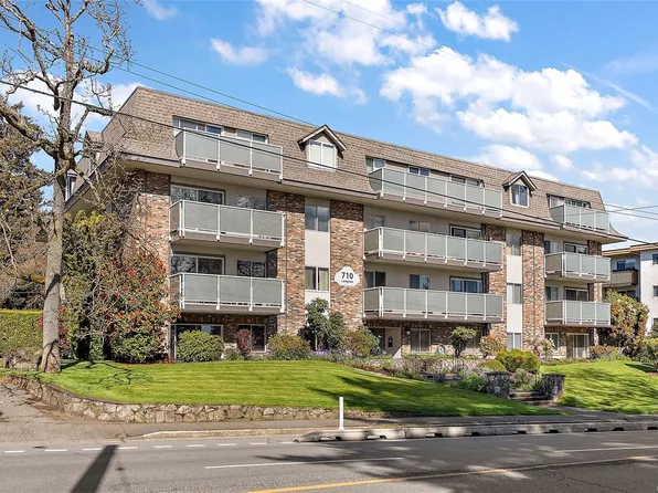 710 Lampson St #105, Esquimalt, BC V9A 6A6