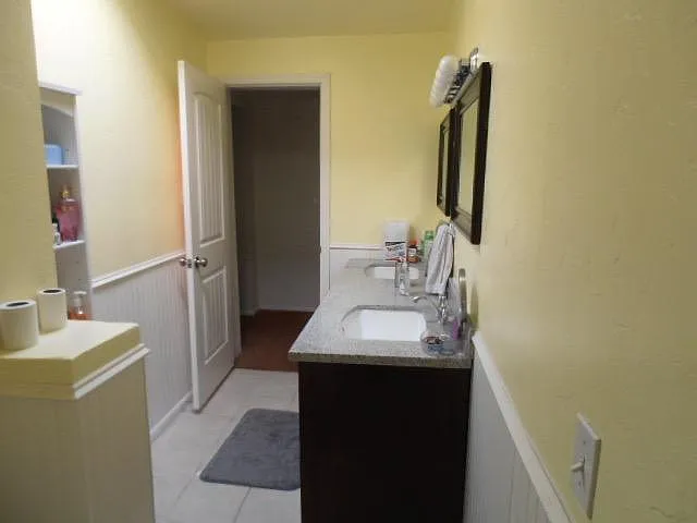 2716 E Lee St — Photo 24