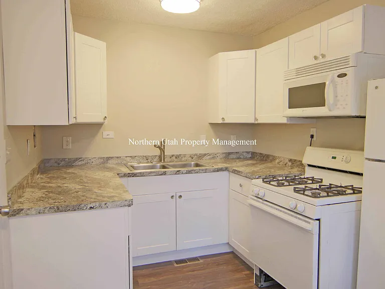 3525 Jefferson Ave #UP — Photo 4