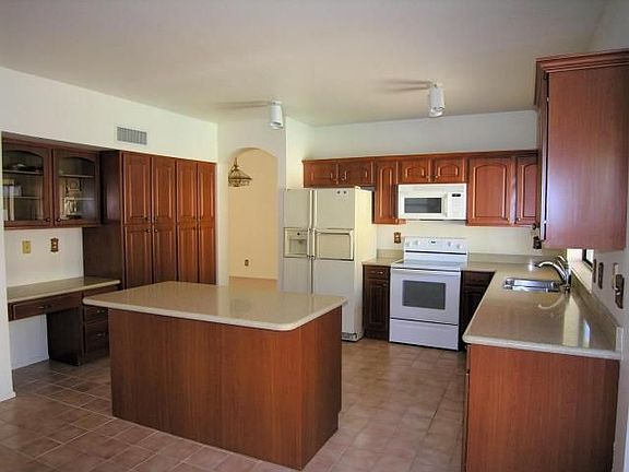 3rd image of 1510 W Antiqua Dr