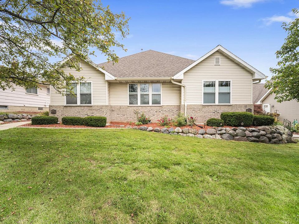 1st image of 1014 Carrington AVENUE