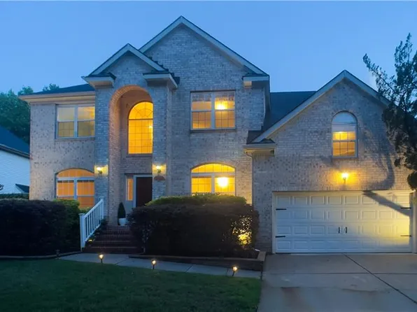 2480 Windy Pines Bnd, Virginia Beach, VA 23456