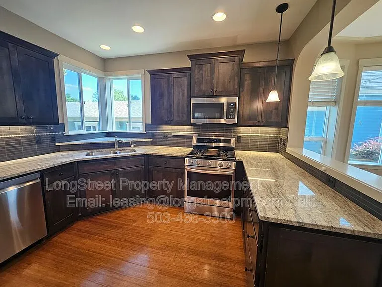 6458 NE 8th Ave — Photo 15