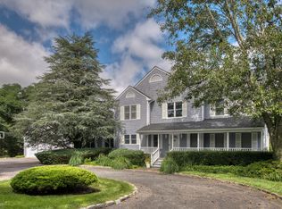 716 Montauk Hwy, East Quogue, NY 11942