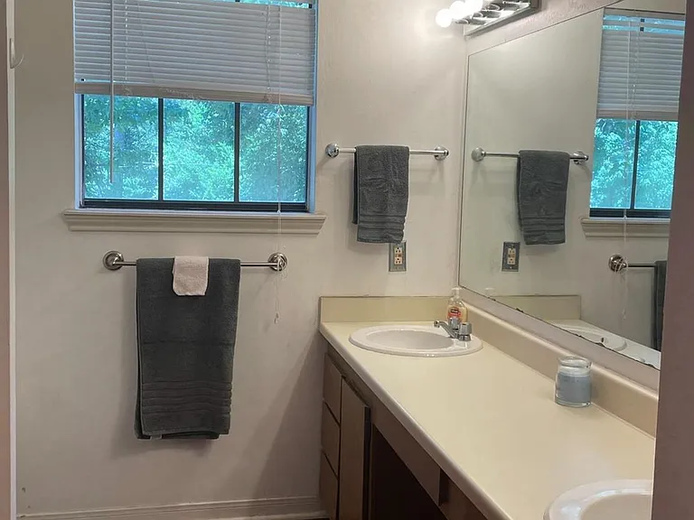 2401 Sycamore Ave #E7 — Photo 10