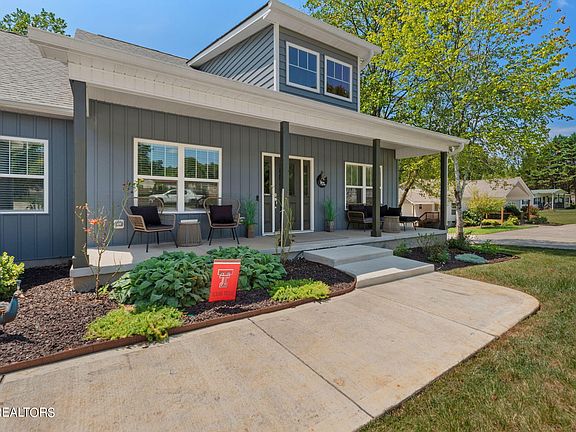 5th image of 216 Willow Dr