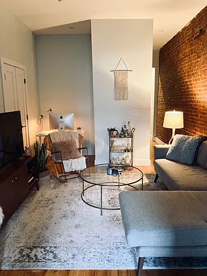 Rented by Gold-Stone Realty | media 10