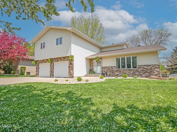 500 17th St NE, Watertown, SD 57201