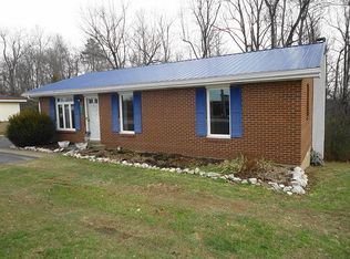 572 McCausey Rdg, Frenchburg, KY 40322