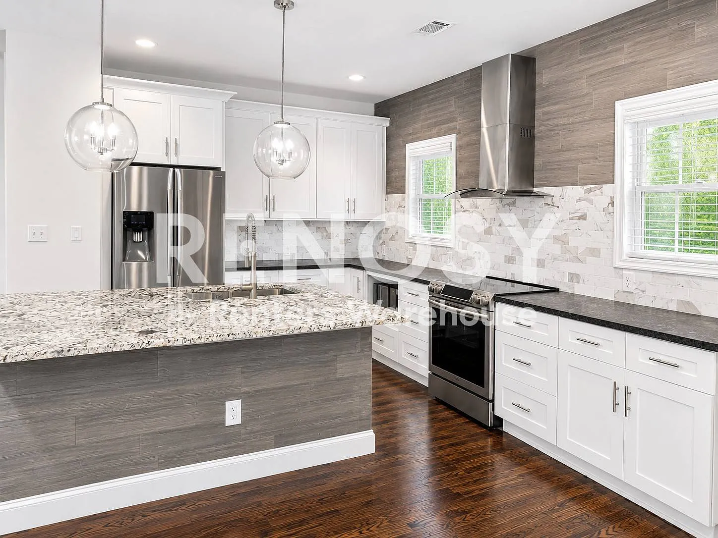 Renovated 3BR/2BA Bungalow in Sought-After Westview — Photo 4