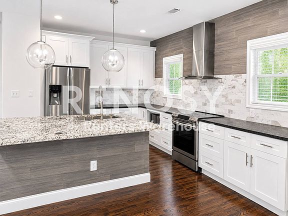 4th image of 1577 Olympian Cir SW