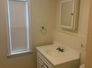 293 School St APT 1L, Stoughton, MA 02072