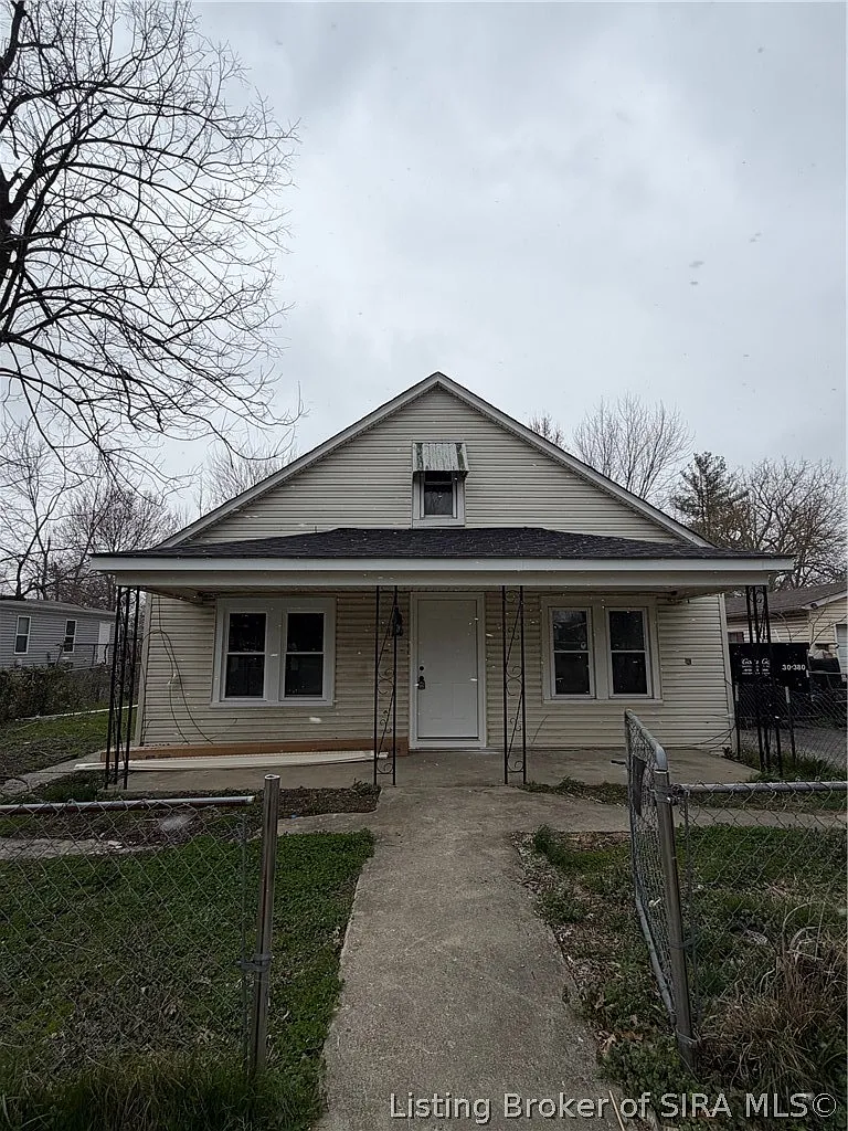 180 Broadway Street photo 1