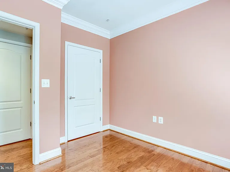 1115 Cameron St #208 — Photo 24