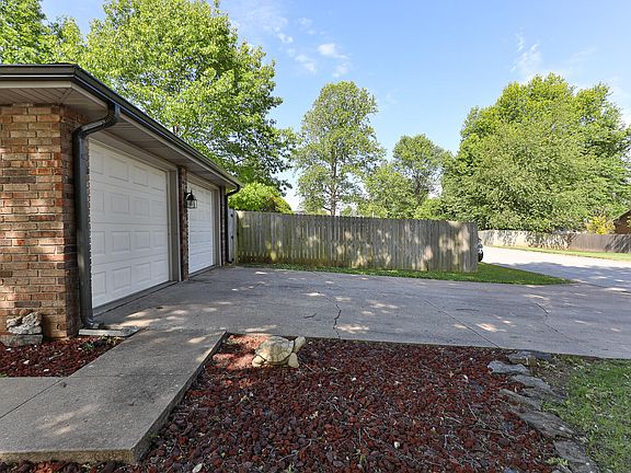 4th image of 441 N Kyle Avenue