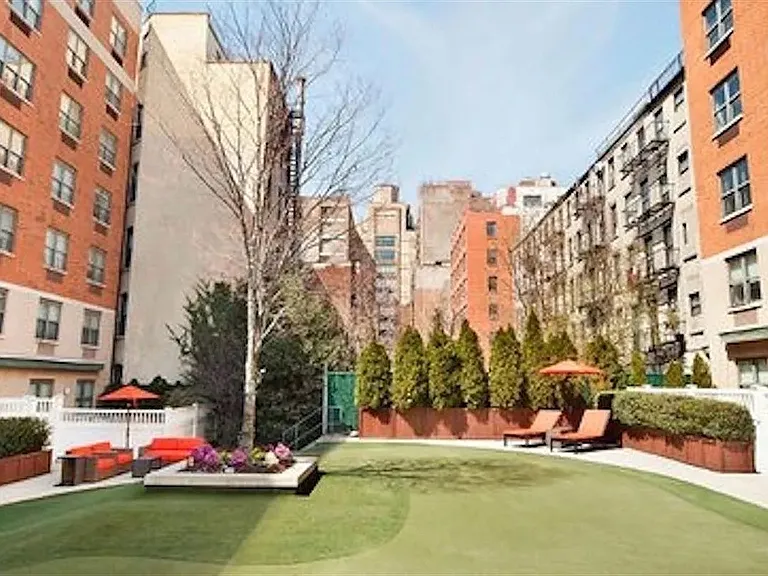 516 W 47th St #N1D — Photo 8