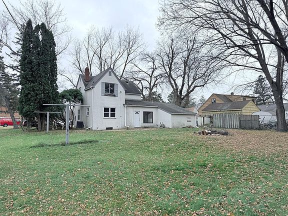 2nd image of 821 Brook St