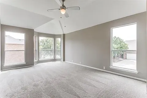 2700 Thorncreek Ln — Photo 34