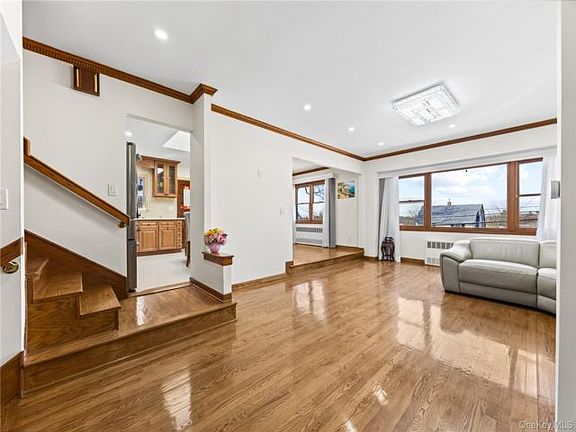 4th image of 4576 Browvale Ln