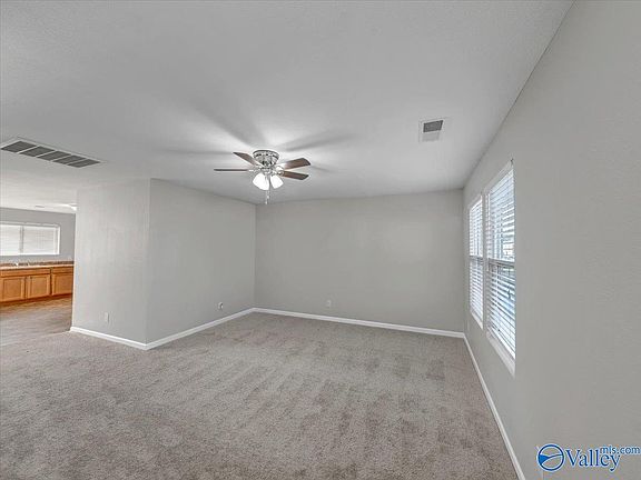 5th image of 3327 Castlecreek Dr
