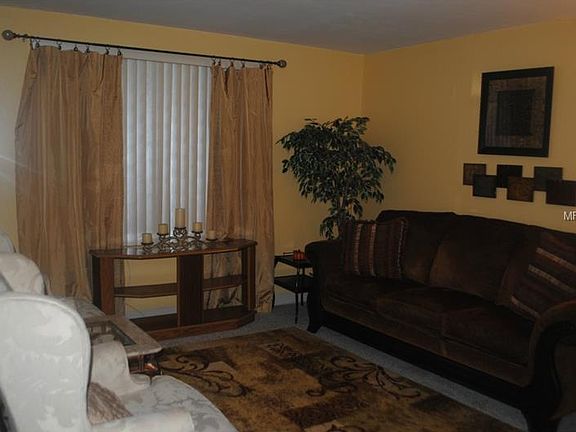 3rd image of 1518 Crest Ave