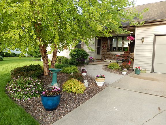 Front porch & entrance