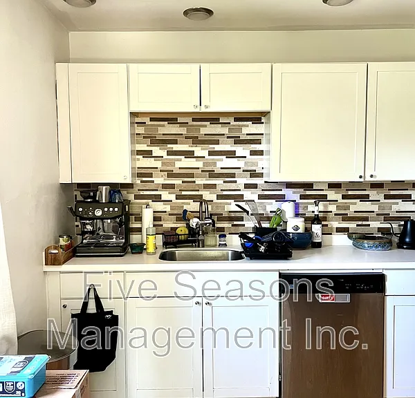 369 S Winooski Ave #2 — Photo 3