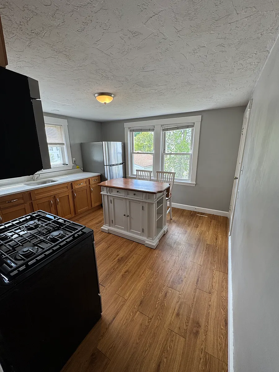 Photo 2 of 11 - 64 Germain Ave #2 - Quincy, MA Building Photo - 64 Germain Ave #2