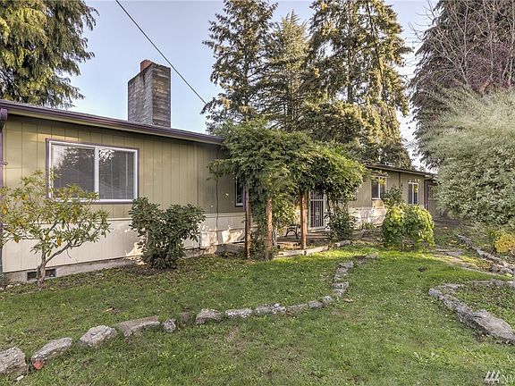 3rd image of 1206 Joy Ave NE
