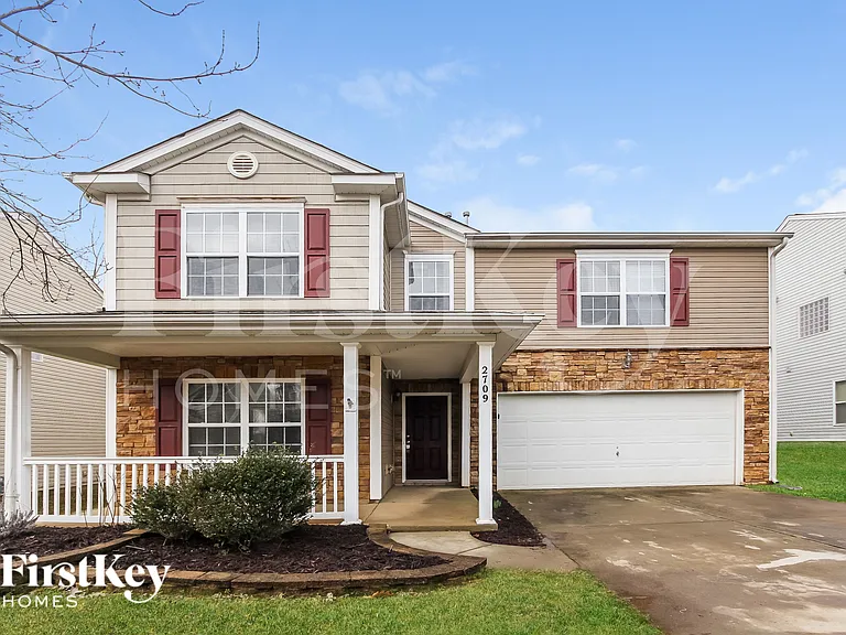 2709 Buckleigh Dr — Photo 1