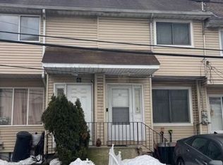 32 Houston Ln, Staten Island, NY 10302