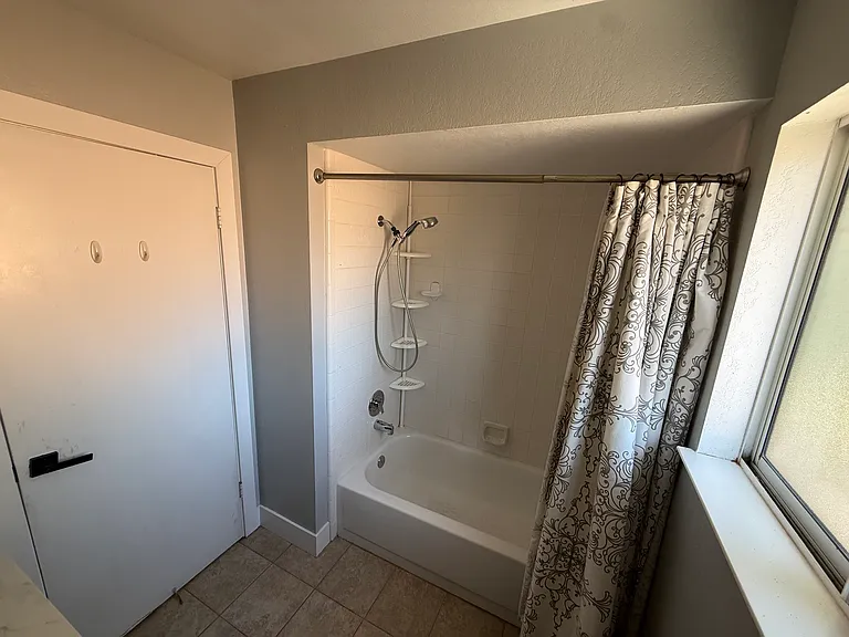 907 Elm St — Photo 31