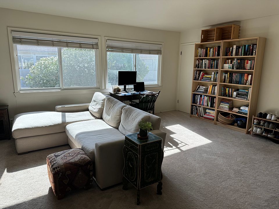 1st image of 837 Roble Ave APT 4