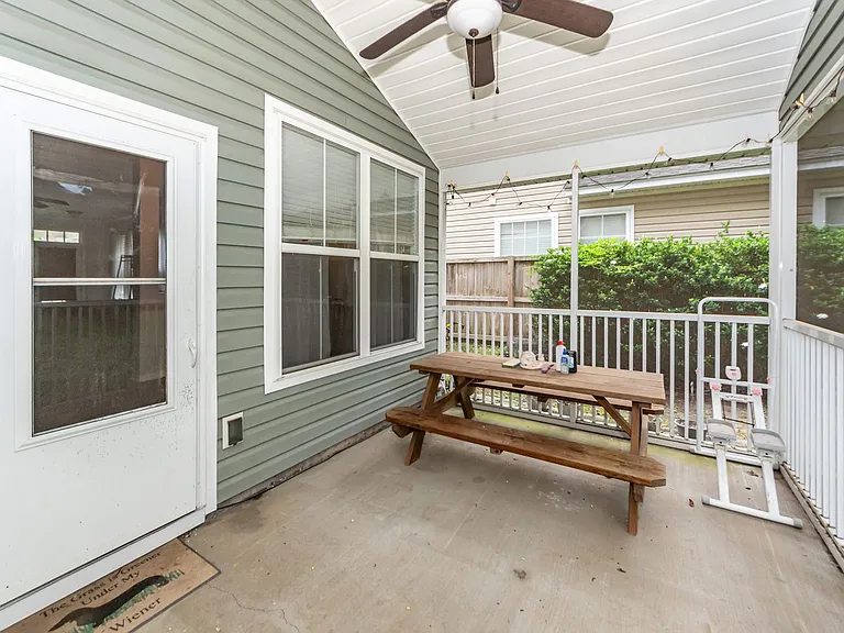133 Diploma Dr — Photo 35