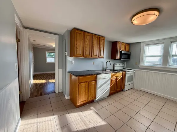 92 Pleasant St #3F, Providence, RI 02906