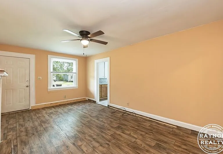 617 & 619 Midway St #619 — Photo 8