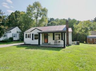 403 S Maple St, Maryville, TN 37803