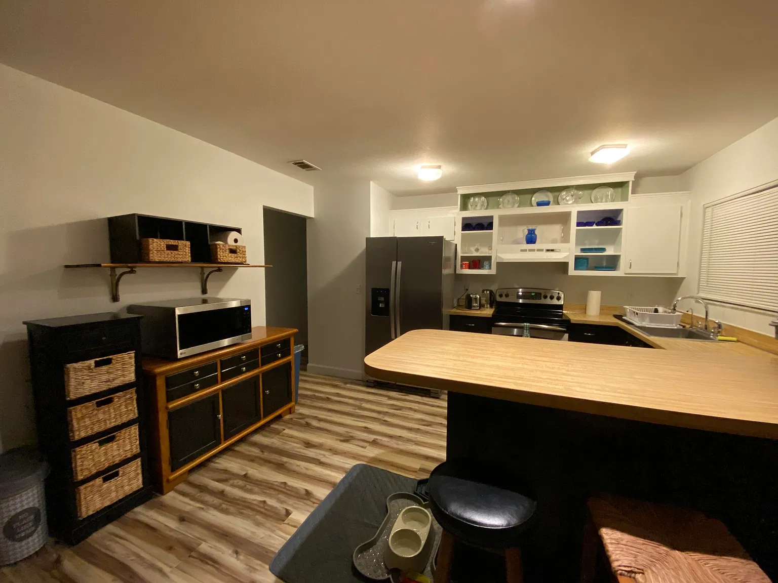 3 bed, 2.0 bath, 1176 sqft, $2,350 — Photo 4