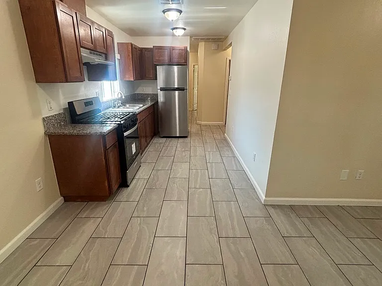 232 W 82nd St — Photo 3